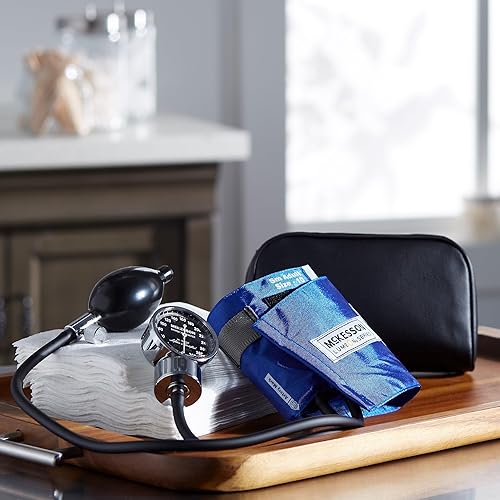 Miniatura 8 de McKesson LUMEON - Esfigmomanómetro aneroide profesional, presión arterial con puño, tamaño de bolsillo, azul real, adulto pequeño, circunferencia