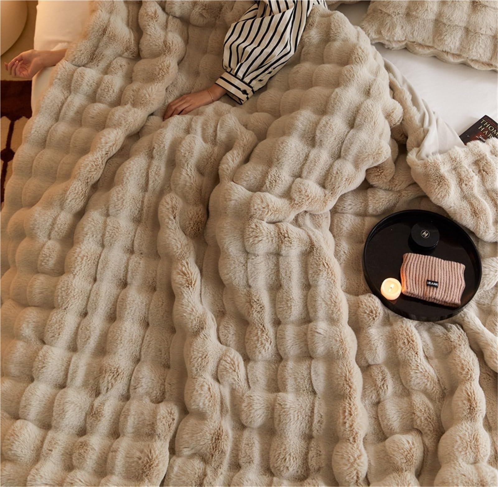 FAWFCJD Blanket Plush Fluffy Blanket Beige Faux Rabbit Fur Throw Blanket Soft Plush Bubble Blanket Oversized Warm Thick Reversible Decorative Blanket Cozy Blanket For Couch Chair Bed Sofa(200x230cm)