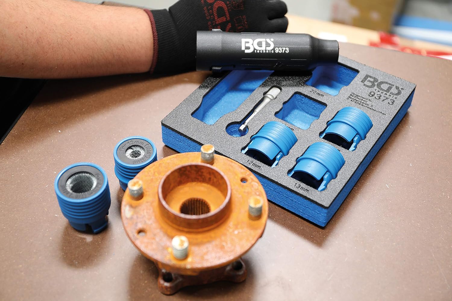 BGS 9373 | Tool Tray 1/6: Cleaning Brush Set for Studs and Wheel Nut Bolts