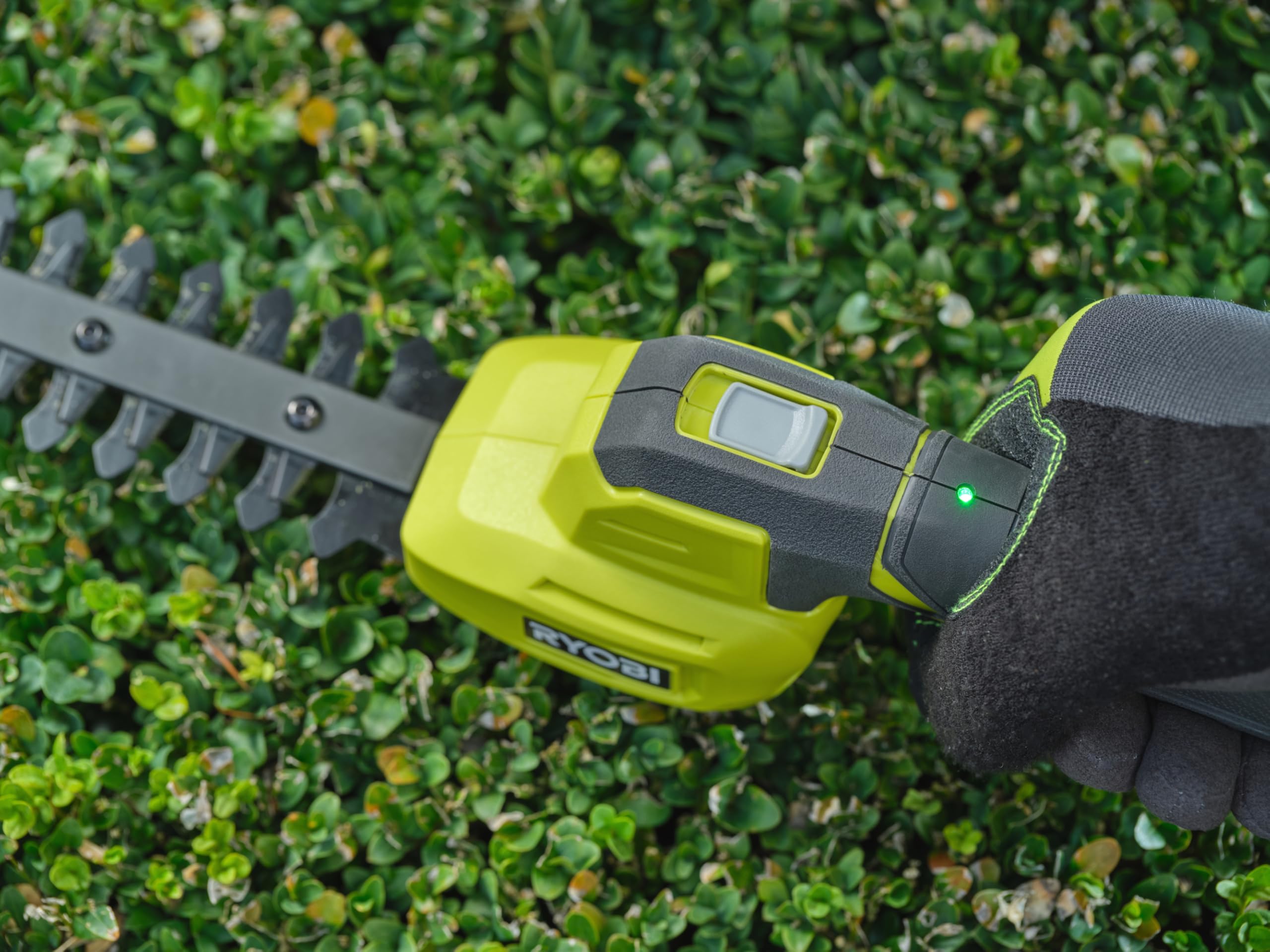 Ryobi Cesoie Tagliaerba e Sfoltirami 2-in-1 USB Lithium 4V, Lama Arbusti 14 cm, Lama Tagliaerba 8,5 cm, Batteria 2.0Ah Inclusa, RY4CGSA-120