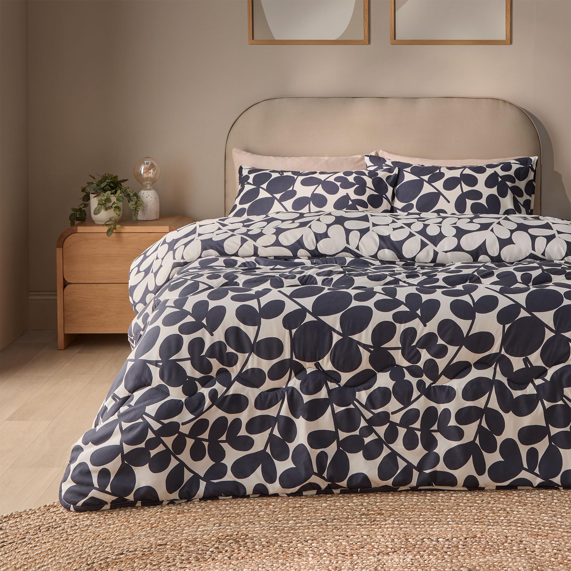 Silentnight Coverless Leaf Print Duvet & Pillowcase Set - Supersoft Stylish 10.5 Tog Bed Quilt - Two Reversible Designs - All Year Round Comfort No Cover Needed, Navy, Double — image 1