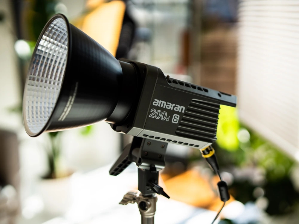 Amazon.com : Amaran 200D S 200W Ultra-High SSI Daylight Bowens