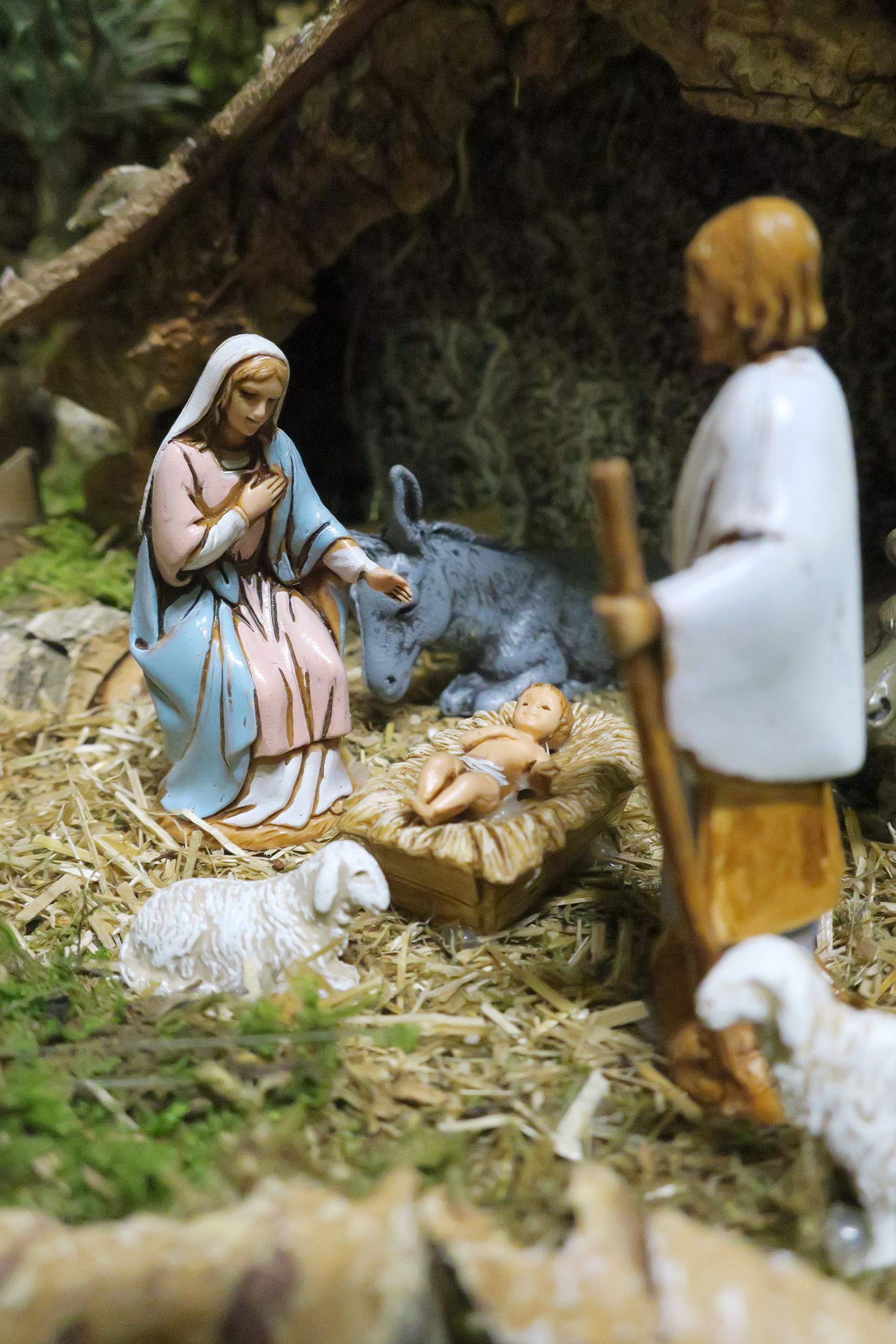 Ferrari & Arrighetti Portal de Belén con río y Figuras del Nacimiento Incluidas - Pesebres Bertoni