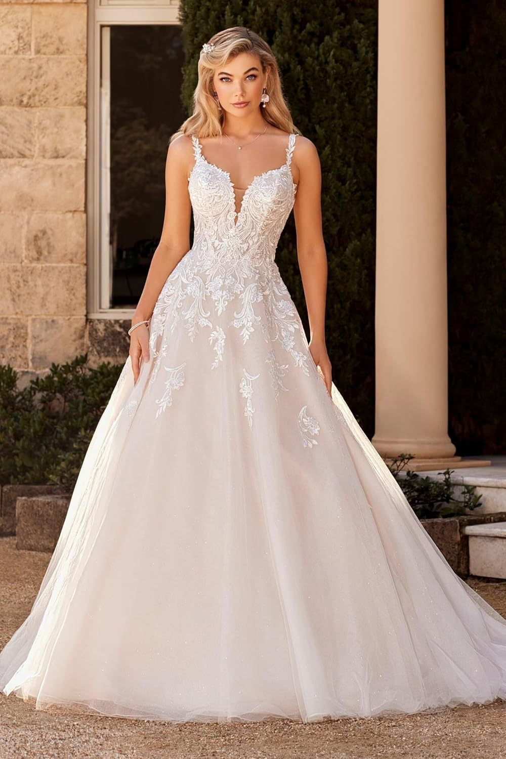 Spaghetti Straps A Line Wedding Dresses for Bride Long V Neck Lace Appliques Beach Boho Tulle Bride Gowns with Train