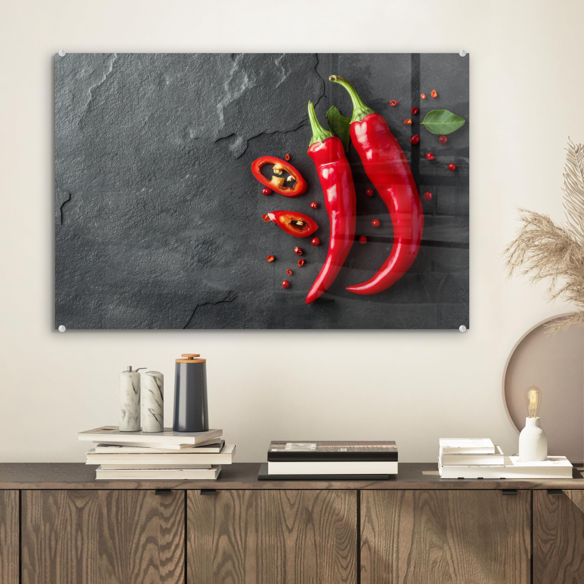 MuchoWow© Wandbilder Glas 60x40 cm Wohnzimmer Wanddeko Schlafzimmer Zimmerdeko Wandgemälde Zimmer Deko auf Wand Dekoration Wall Art Rote Pfeffer - Beton - Paprika - Gemüse