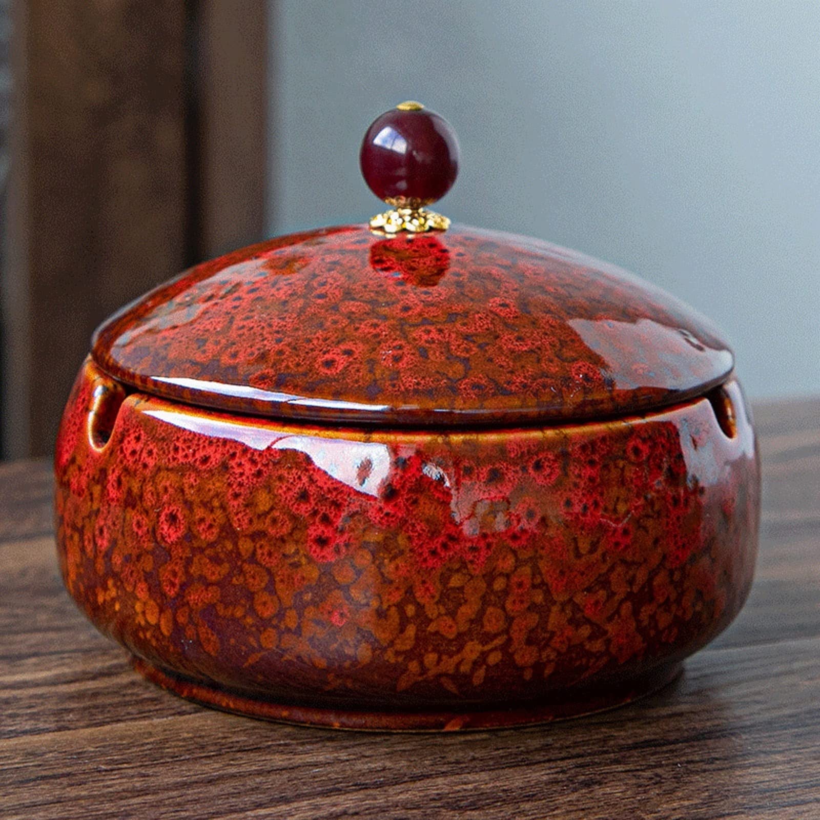ashtray， Ash Tray Ceramic Windproof Ashtrays with Lids for Home Office,Nice Gift(Red)