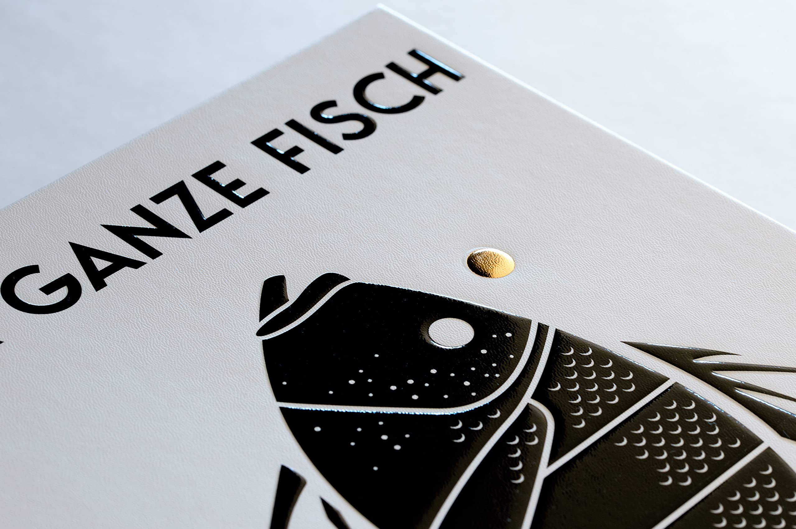 Der ganze Fisch: Rezepte von der Flosse bis zur Kieme: Kochbuch für ganzheitliche Fischküche: 60 Rezepte mit Anleitungen zum Entschuppen, Ausnehmen, Filetieren, Räuchern, Pökeln, Trockenreifen uvm.