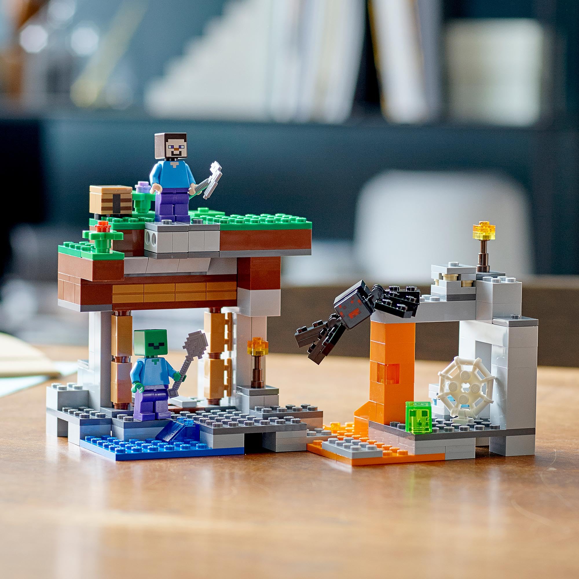 LEGO Minecraft La Miniera Abbandonata, Modellino da Costruire con i Personaggi di Steve, Zombie, Ragno e Slime, Giochi Creativi per Bambini e Bambine da 7 Anni, Fan del Videogioco 21166