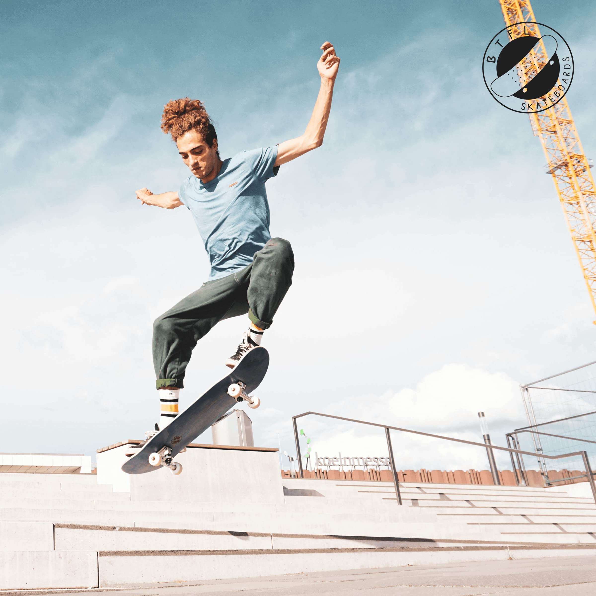 Komplett Skateboard von BTFL, ABEC 9 Kugellager, kanadischer Ahorn + Cooles Griptape, 8.125“ Board für Anfänger, Geschenke für Kinder, Skateboard für Erwachsene und Kinder ab 6 Jahre