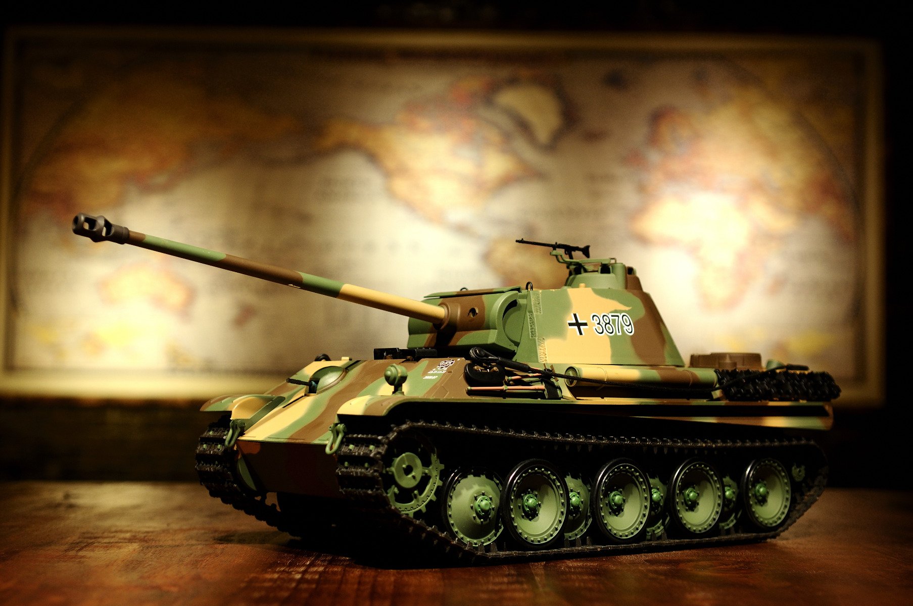 ES-Toys Panzer ferngesteuert mit Schußfunktion Panther G Heng Long 1:16 mit Rauch&Sound und Stahlgetriebe - 2,4Ghz -V 6.0
