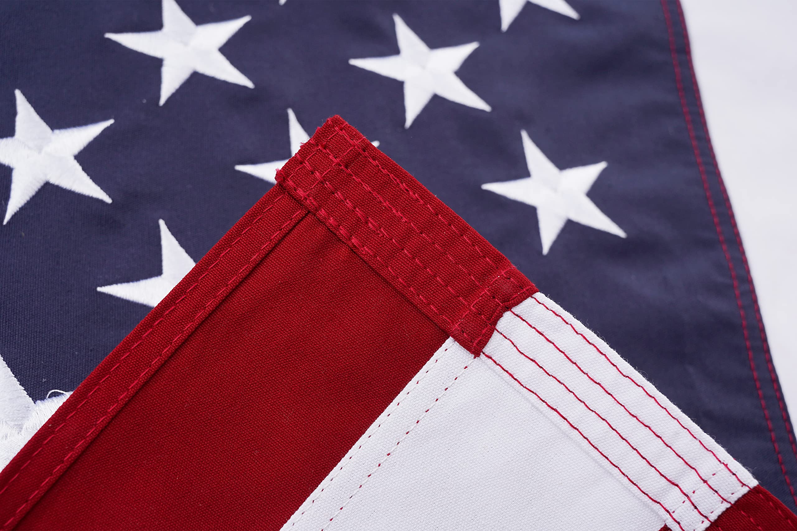 ROTERDON Bandiera americana in cotone, 1,5 x 2,5 m, prodotta negli Stati Uniti, per bandiera commemorativa dei veterani, tessuto resistente, stelle ricamate di lusso, strisce cucite e 2 occhielli in