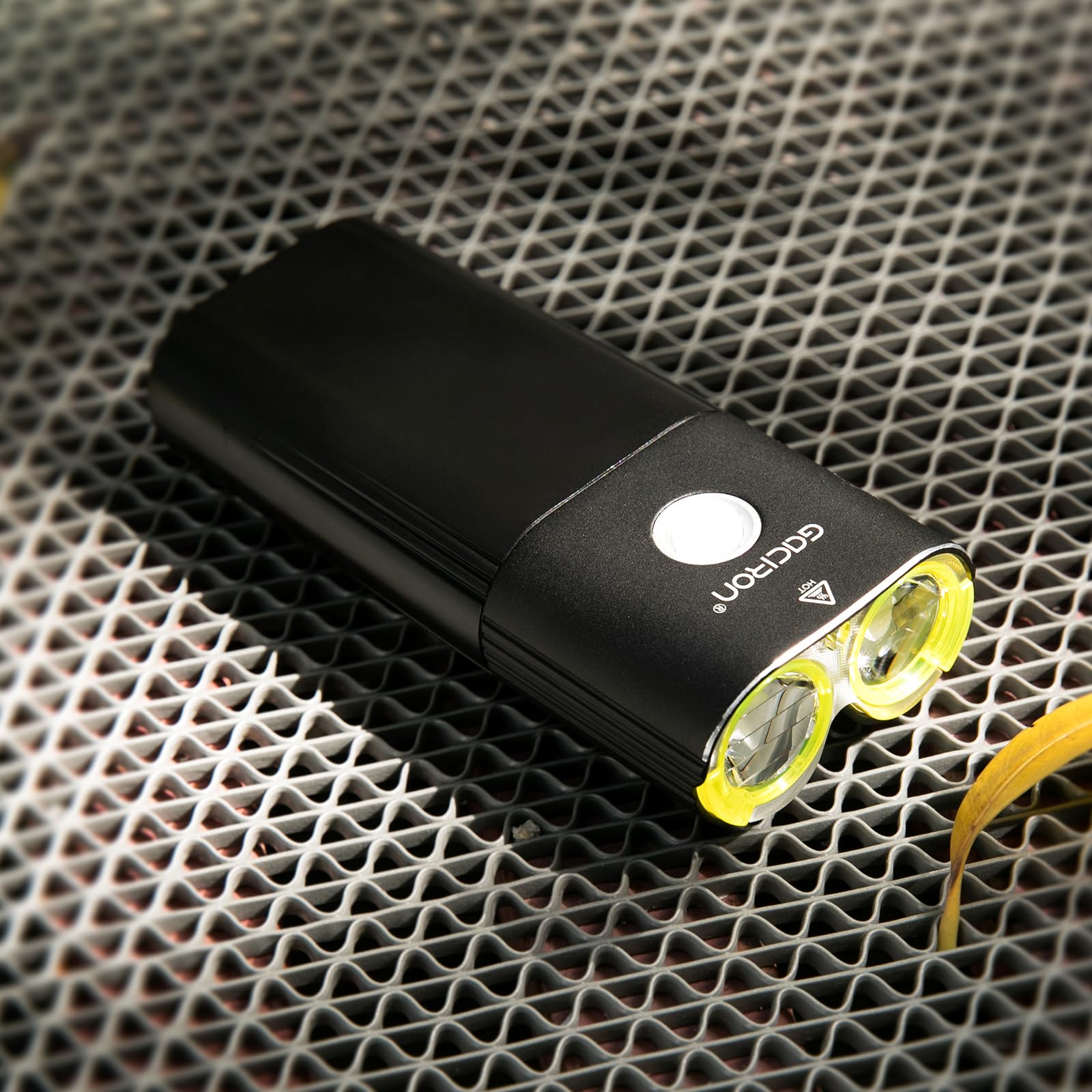 Lumière avant de vélo Gaciron de 1800 lumens, avec lentille optique acrylique anti-éblouissement, 6 modes de luminosité, télécommande par câble, lumière vélo USB-C rechargeable avec fonction d'énergie