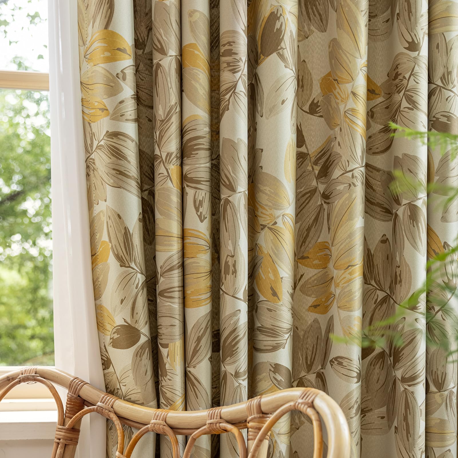 SUOUO Verdunkelungsvorhänge für Schlafzimmer, Gemustert, Blumenmuster, 225 x 140 cm, 2er-Set, Raumverdunkelung, Fenstervorhänge für Wohnzimmer, Gelb/Braun