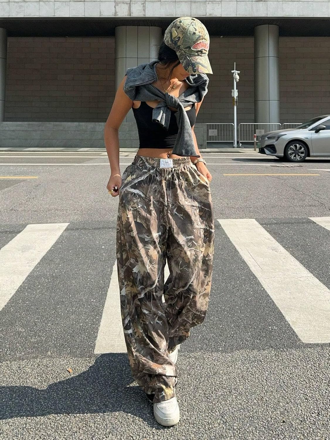 ZAFUL Women's Camo Cargo Pants Y2K Elastic High Waisted Wide Leg Casual Straight Pants Joggers Sweatpants with Patch Detail - Image 5