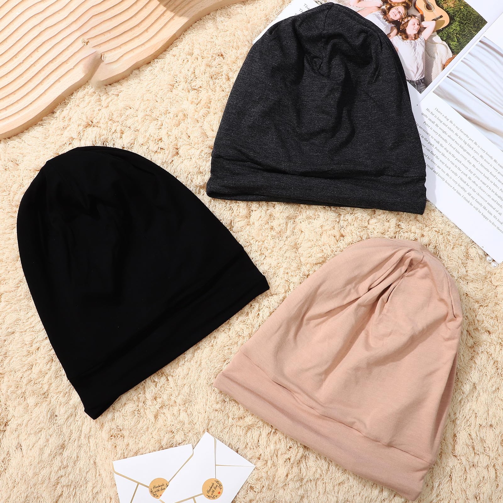 Housoutil Lot de 3 Bonnets de Nuit en Satin Ajustables, Bonnets Élastiques Tressés, Taille Unique, Couleurs Noir, Gris Foncé et Kaki, Protection Douce pour Cheveux Bouclés, Raides