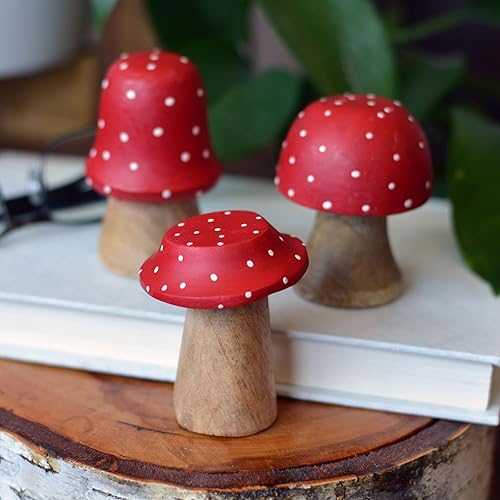 Miniatura 4 de WHW Whole House Worlds Farmers Market - Juego de 3 figuras decorativas, arte, rojo brillante con puntos blancos y natural, madera de mango, 2.75