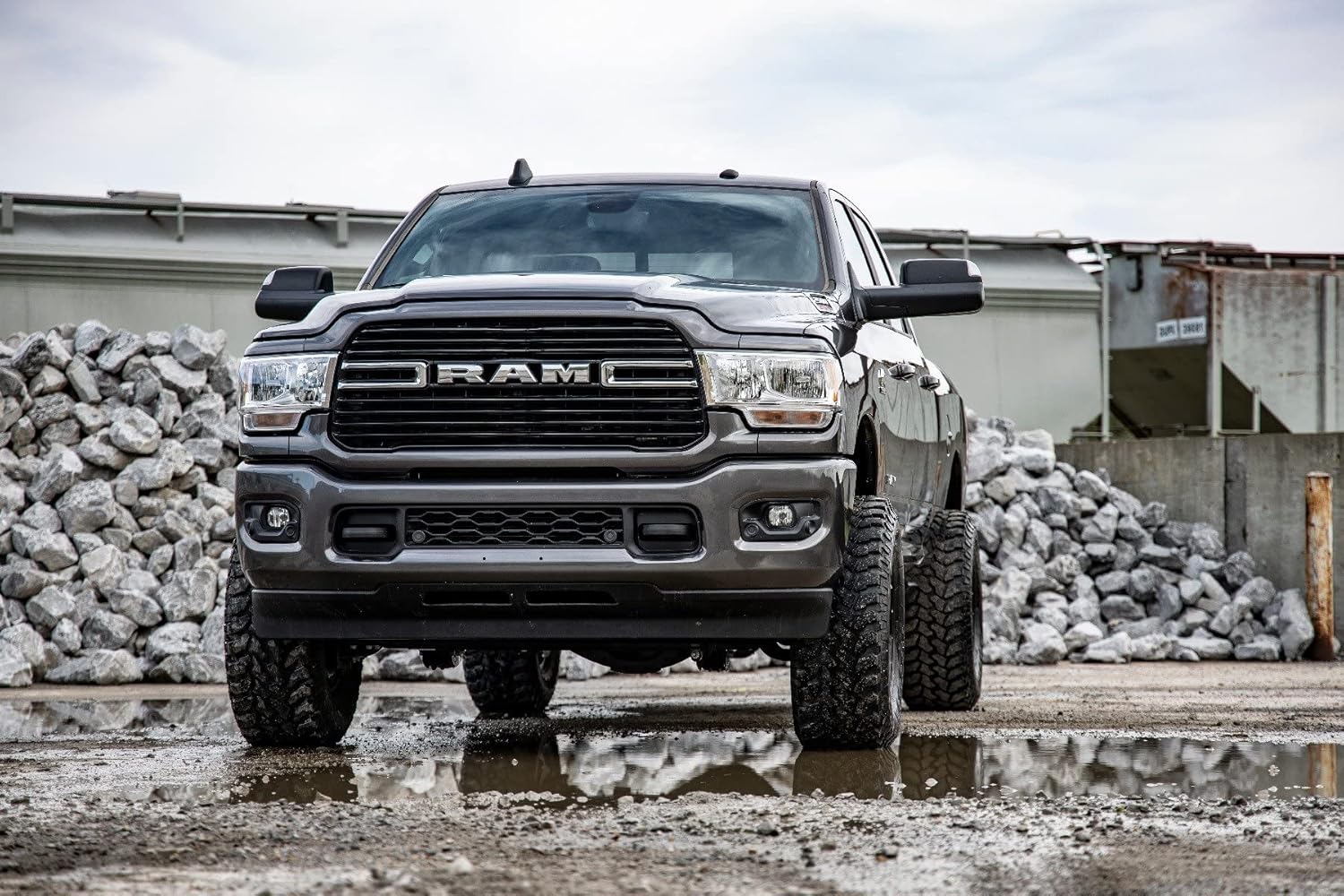 Rough Country 2.5 Inch Leveling Kit with M1 Monotube Shocks for Ram 2500 (2014-2024)/3500 (2013-2024) - RR Leaf Spring