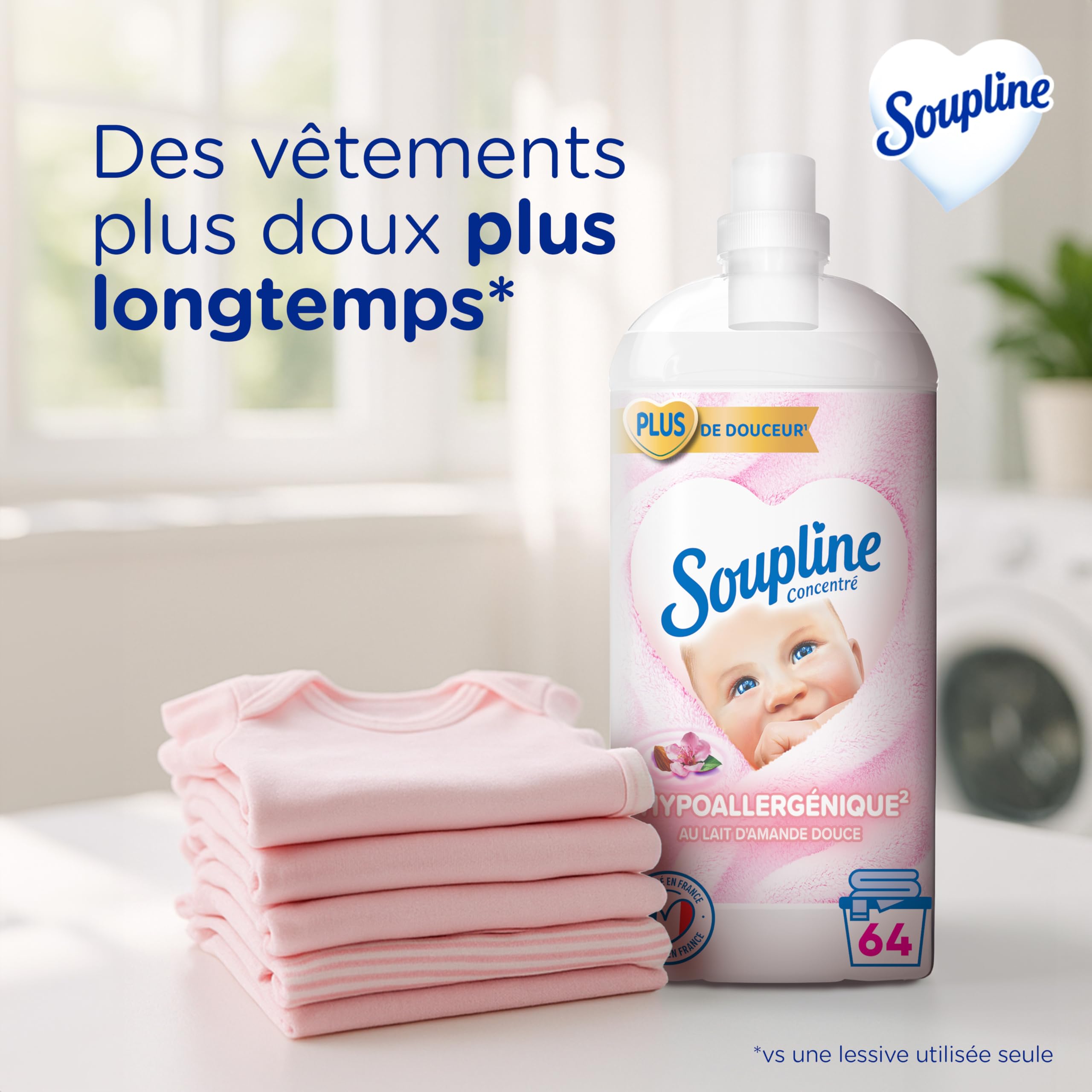 SOUPLINE Adoucissant Linge Hypoallergénique Concentré Senteur Amande Douce, Assouplissant Linge Formule Améliorée pour Plus de Douceur*, Assouplissant Textile Liquide, Soupline Lot de 3x1,35L