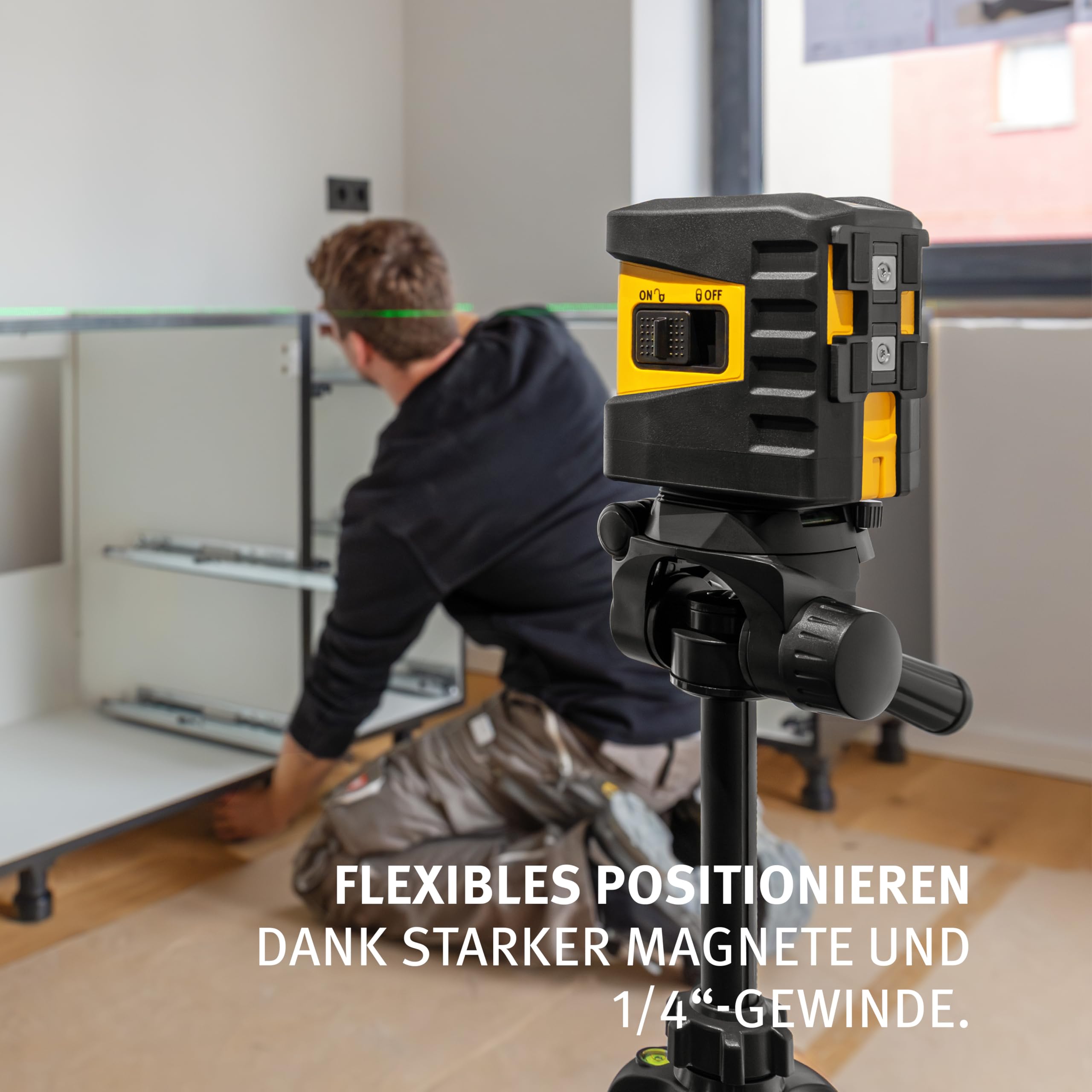STABILA Kreuzlinienlaser grün LAX 60 G, selbstnivellierend, max. Reichweite: 30 m, Set inkl. Zielplatte, Gürteltasche, Batterien (3 x AA)