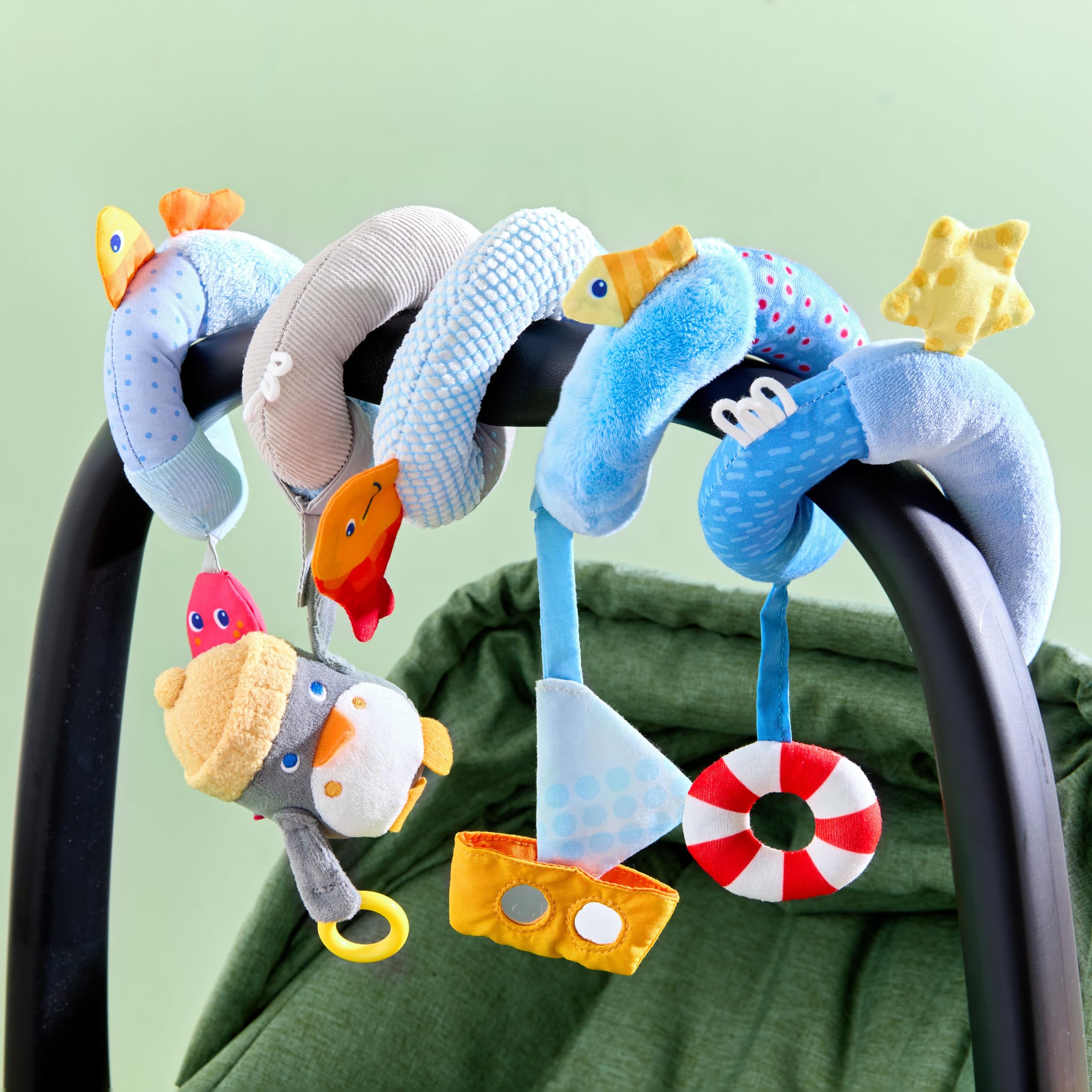 HABA Mobile-Spirale Pinguin – Figurine d'animal Amovible, grelots et Film Miroir, pour Landau et lit bébé, pour bébés à partir de 0 Ans, Cadeau de Naissance – 2012335001