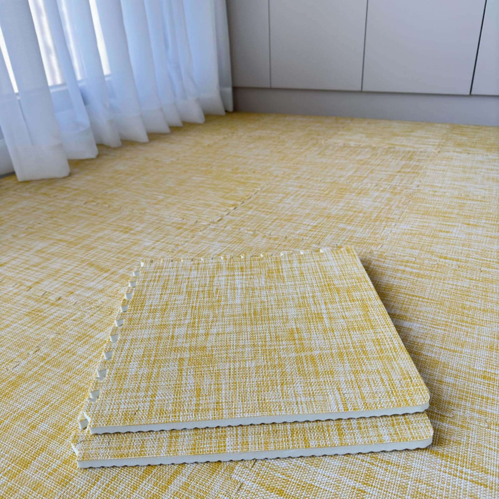 Tapis de jeu en mousse jaune pour enfants : 20 dalles de sol emboîtables