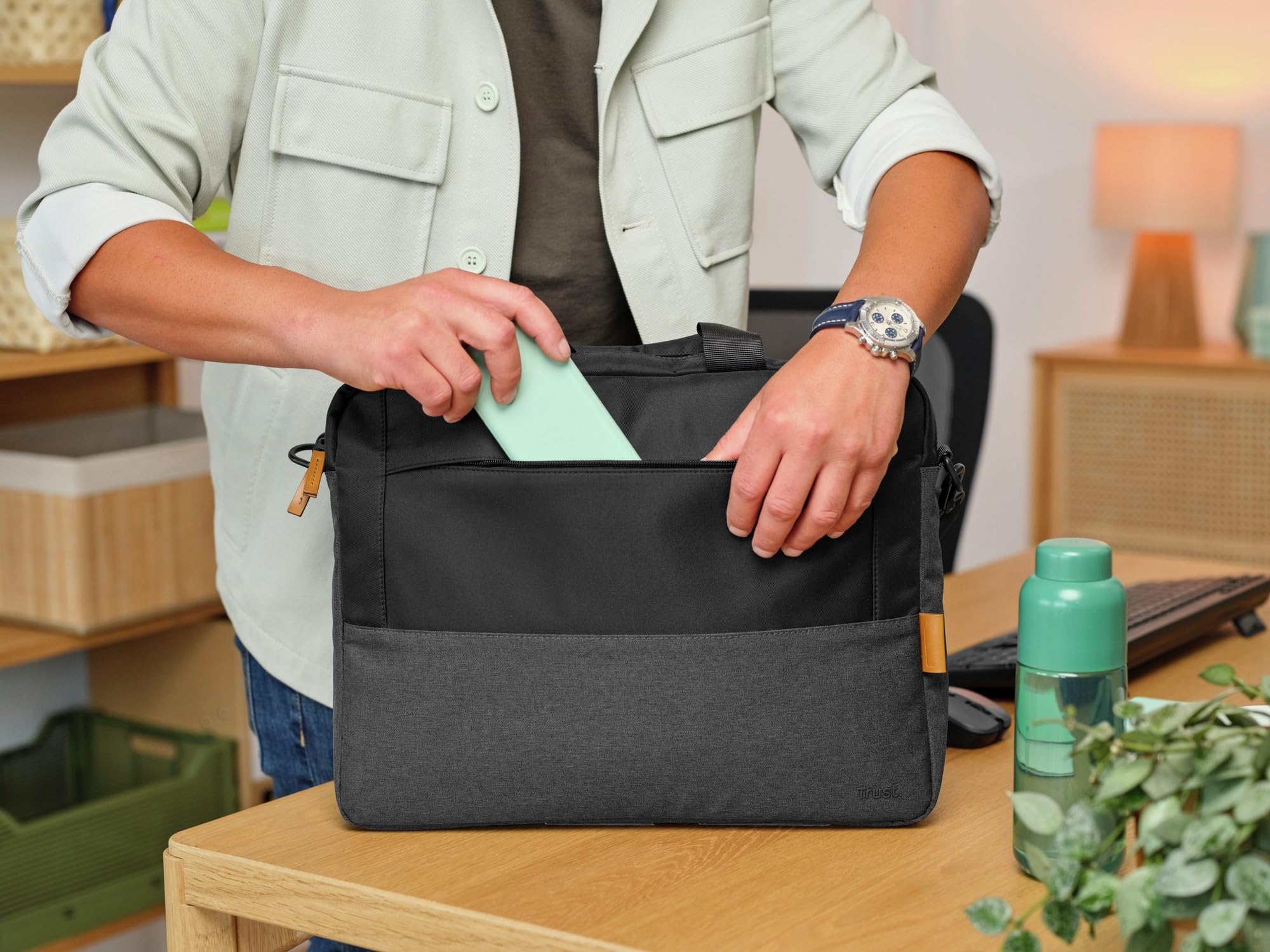 Trust Lisboa Sacoche pour Ordinateur Portable 16 Pouces, Noir