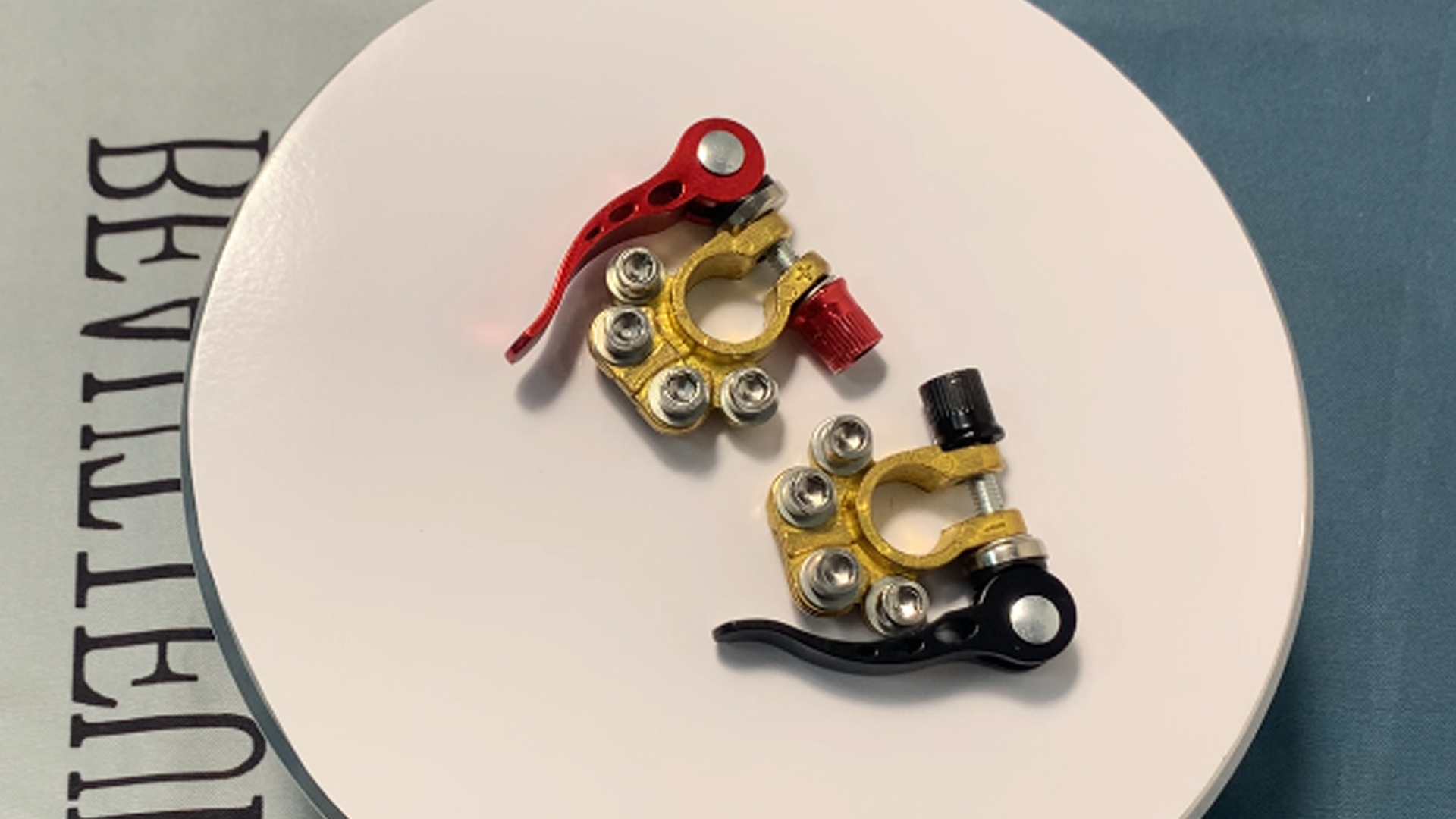 Accupoolklemmen - set van 2 - 800A - zinklegering - - de Accupoolklemmen - set van 2 - 800A - zinklegering - - de