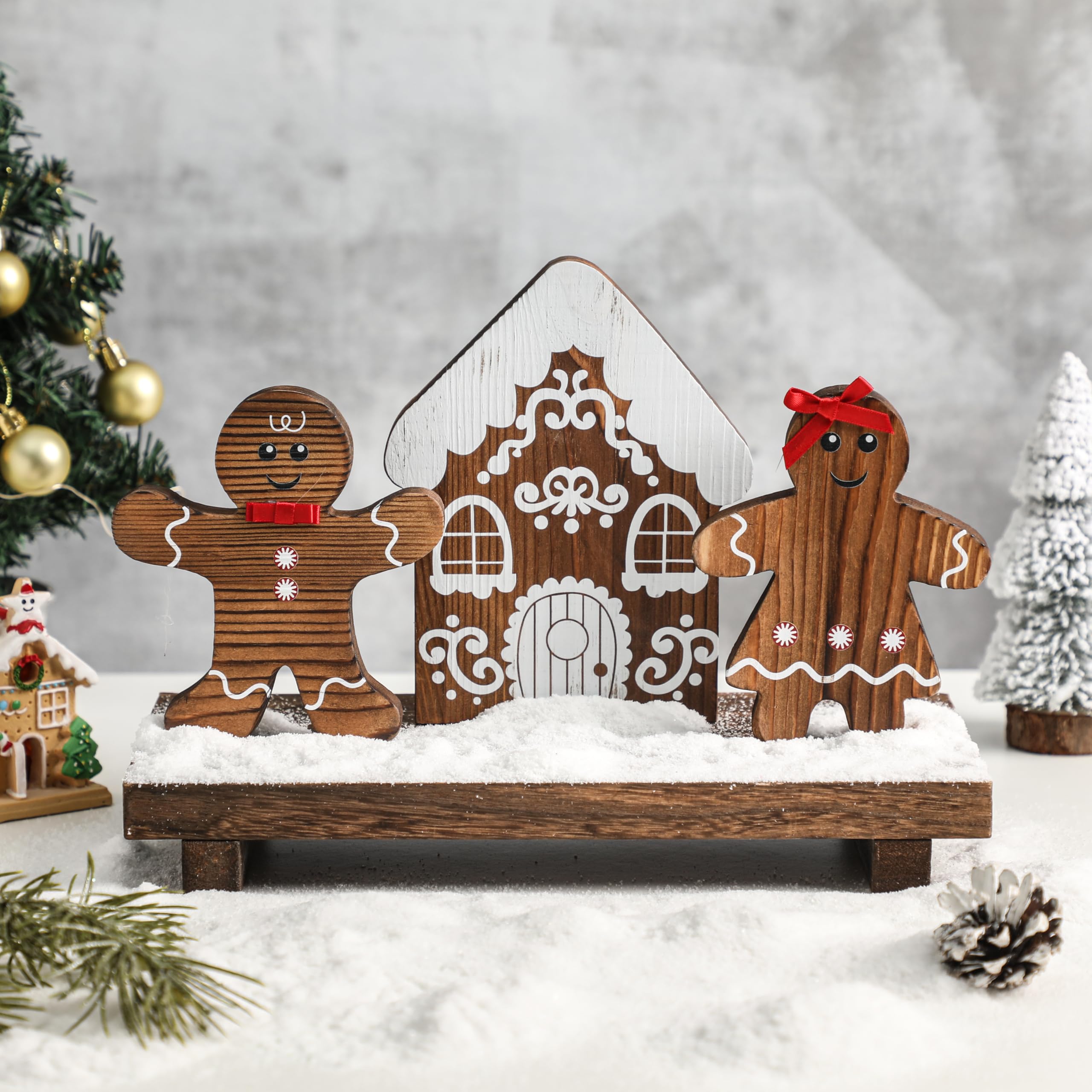 Plateau de Noël à étages en bois : garniture pain d'épices pour sublimer votre buffet festif