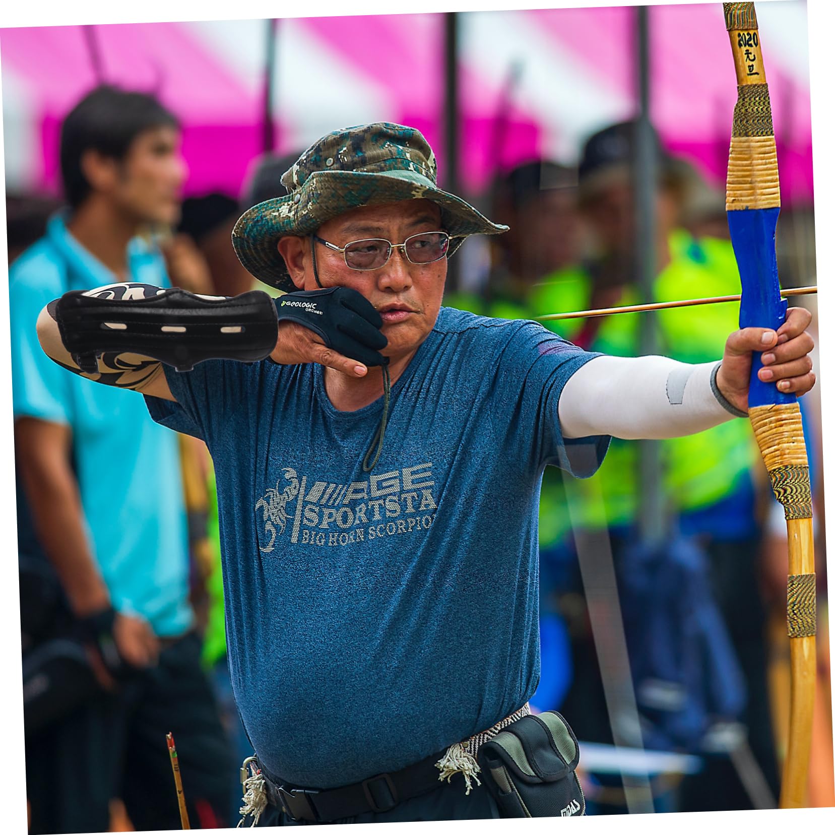 Mikikit 2 Pcs Ergonomic Archery Wrist Guard Adjustable Forearm Protector Bow Accessory for Sports Prevent Bowstring Slippage