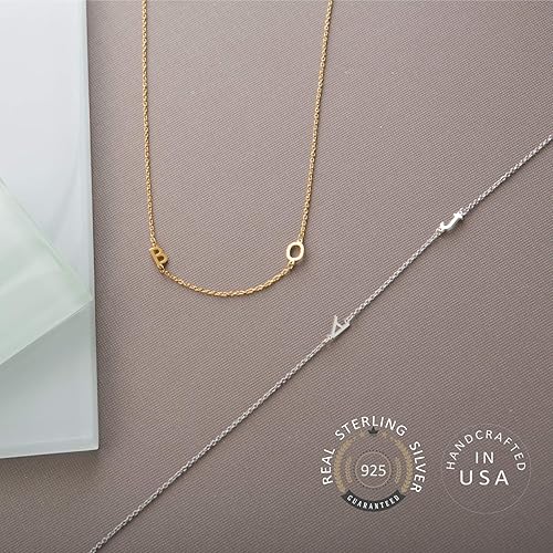 Miniatura 2 de Deidreamers Collar personalizado de plata de ley con iniciales de letras pequeñas