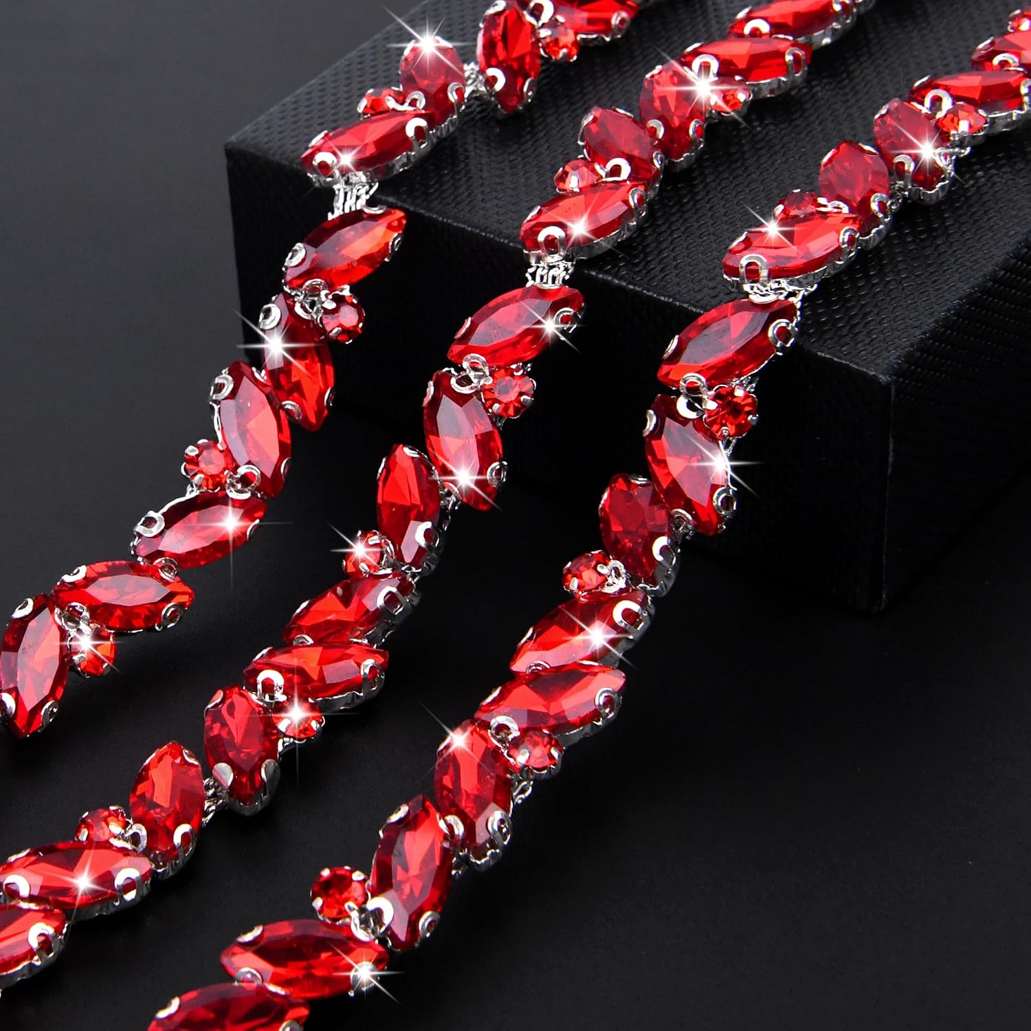 1 Yard Rhinestone Chain, 10MM Bling Rhinestone Trim, Leaf Shape Crystal Chain for Wedding Bouquet, Bridal Costume Embellishment, Party Decor, DIY Craft(Red)