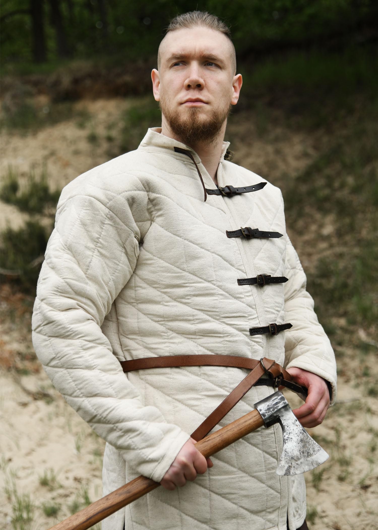 Ulfberth Starker Gambeson mit Lederriemen und Schnallen, Schwarz aus Segeltuch mit Füllung aus Wolle für Mittelalter Schaukampf LARP Wikinger - Lang