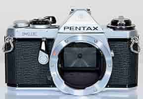 PENTAX ME 一眼レフカメラ レンズ2本セット 赤城耕一：第7回 「小型軽量が正義！」を体現したシンプル一眼