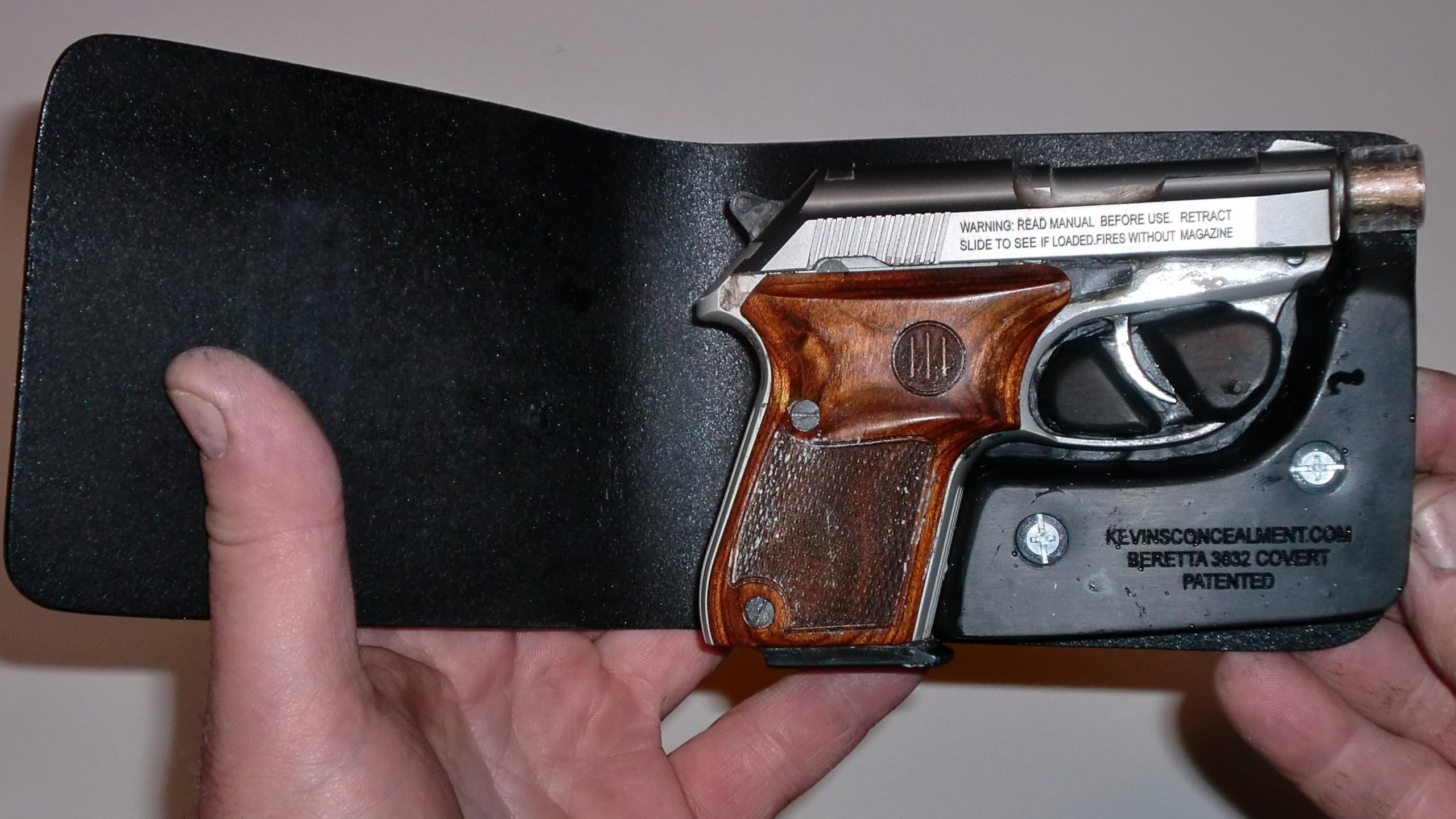 Wallet Holster for Full Concealment - Beretta 3032 Tomcat
