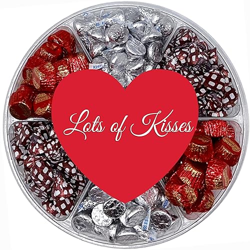 Caja de regalo de chocolate para el día de la madre, variedad de besos de chocolate Hershey con rosas rojas, besos plateados y rojos, en una bandeja