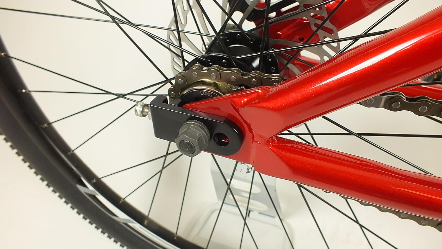 Gravity Salire SJ-50 Dirt Jumper Bike with Disc Brake Suspension Fork 26 inch Wheels