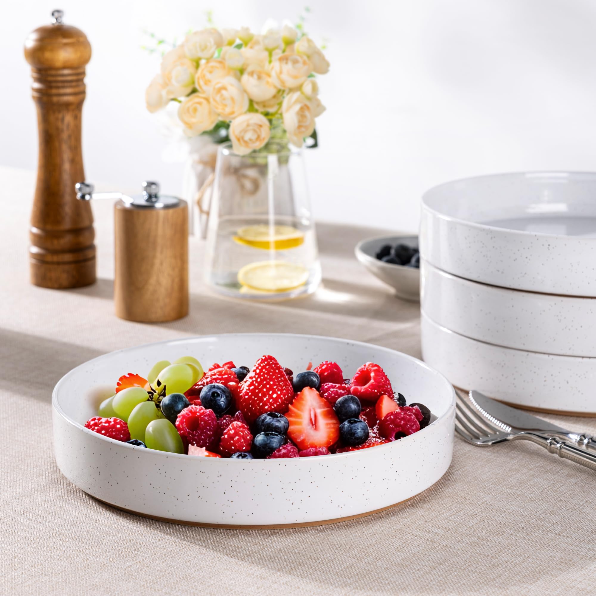 AmorArc 22,9 cm große Keramik-Nudelschalen, 907 ml, Steingut, 4 Stück | Gesprenkelte Servierschalen für Nudeln, Salat, Obst und Nudeln, Einweihungsgeschenk und Hochzeitsgeschenk, Weiß