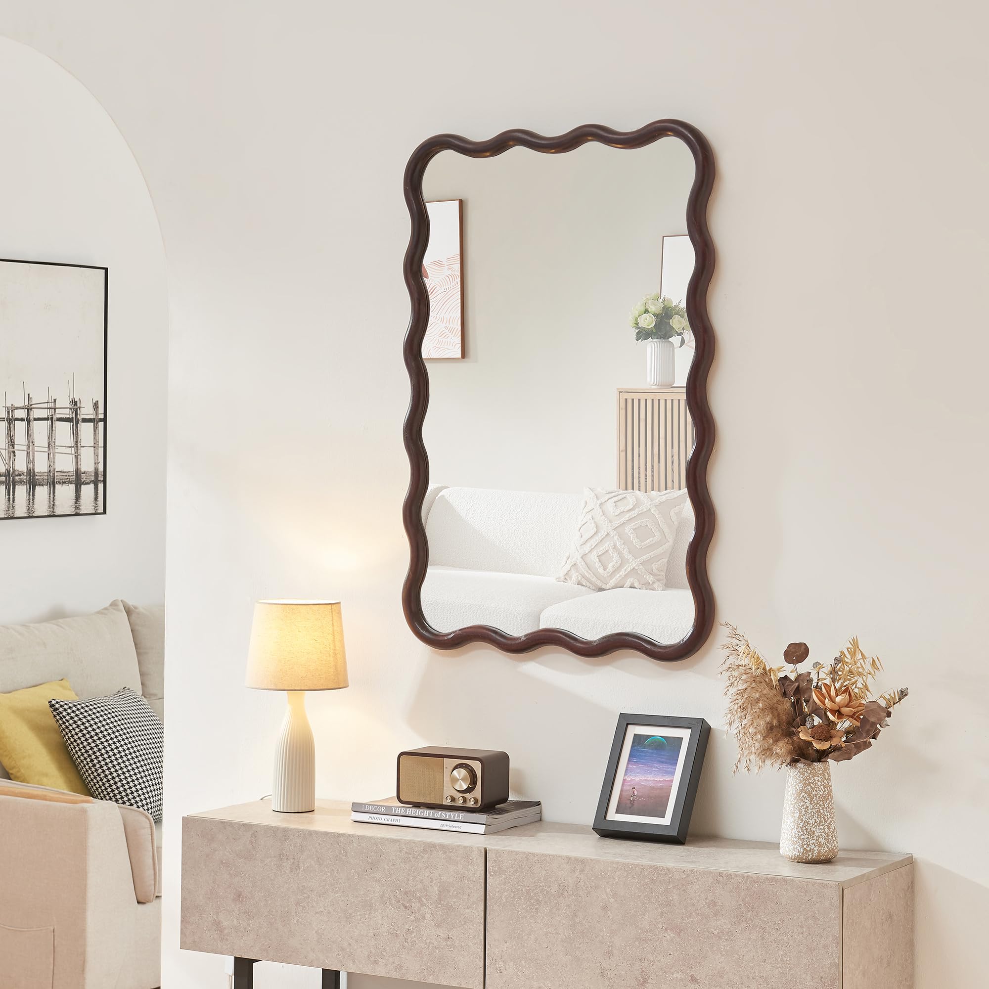 [en.casa] Specchio da Parete con Cornice Ondulata Montaggio Verticale e Orizzontale Specchio Decorativo per Ingresso Soggiorno Camera da Letto 90x60 cm Marrone Scuro