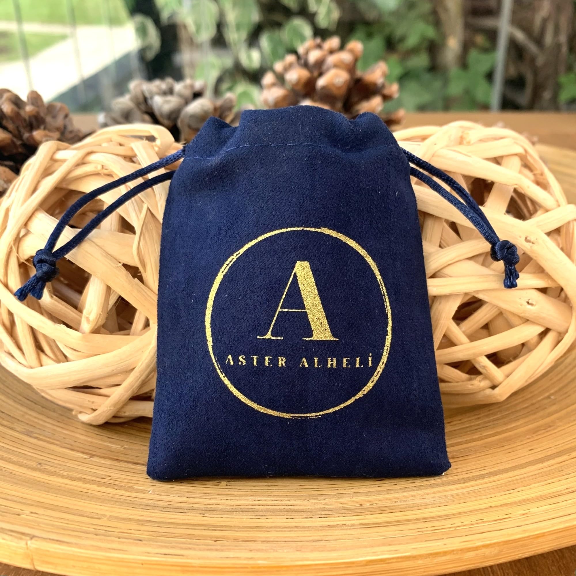 ASTER ALHELÍ Pendientes Dorados Mujer Mariquitas Aros Pequeños Chapados en Oro Colgantes Mariquita Roja Regalo Original