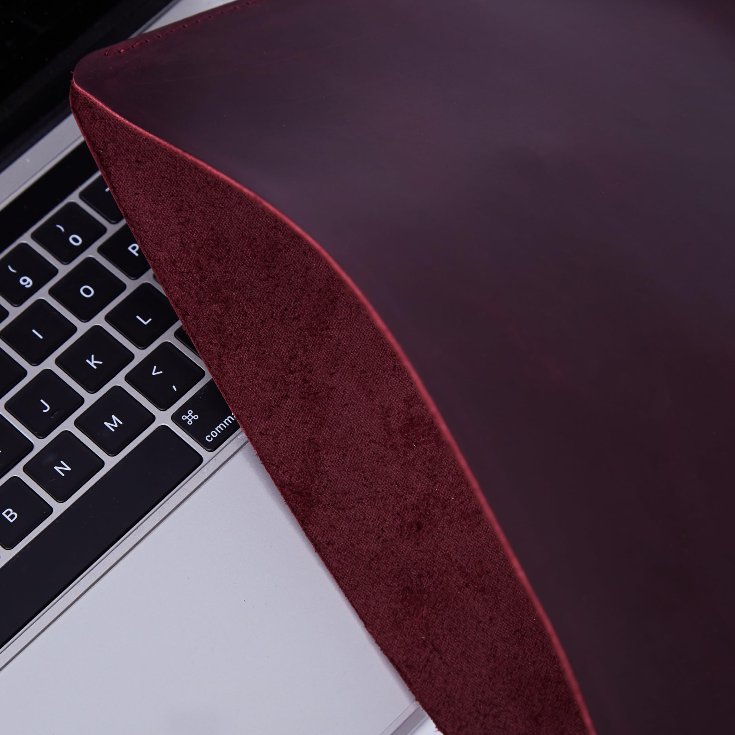 ノートPCケース MacBook pro Leather Sleeve 16-inch Amazon.com: Laptop Leather Case Made for 16 inch MacBook Pro