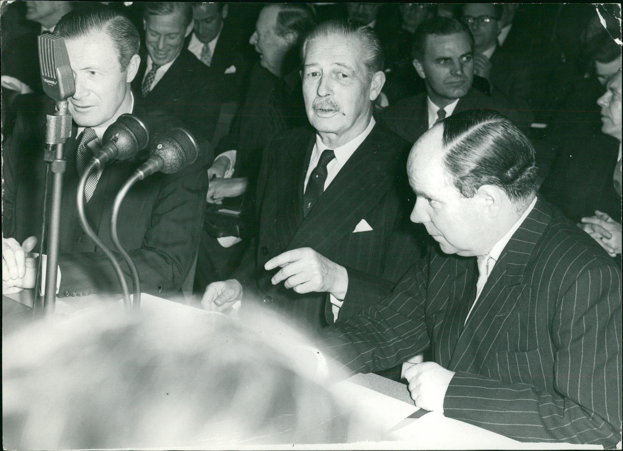 Amazon Com Vintage Photo Of Harold Macmillan Former British Prime Minister Everything Else