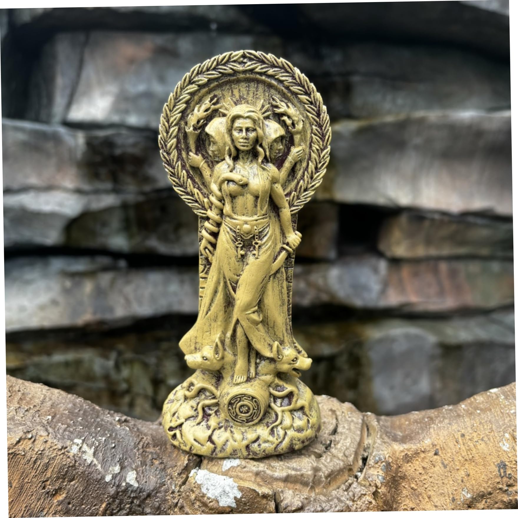 Latemeia Khaki Hecate Statue 7X3 Inch Resin Hekate Statue Witchcraft Altar Craft Creative Desktop Decorations, Décoration De Cour