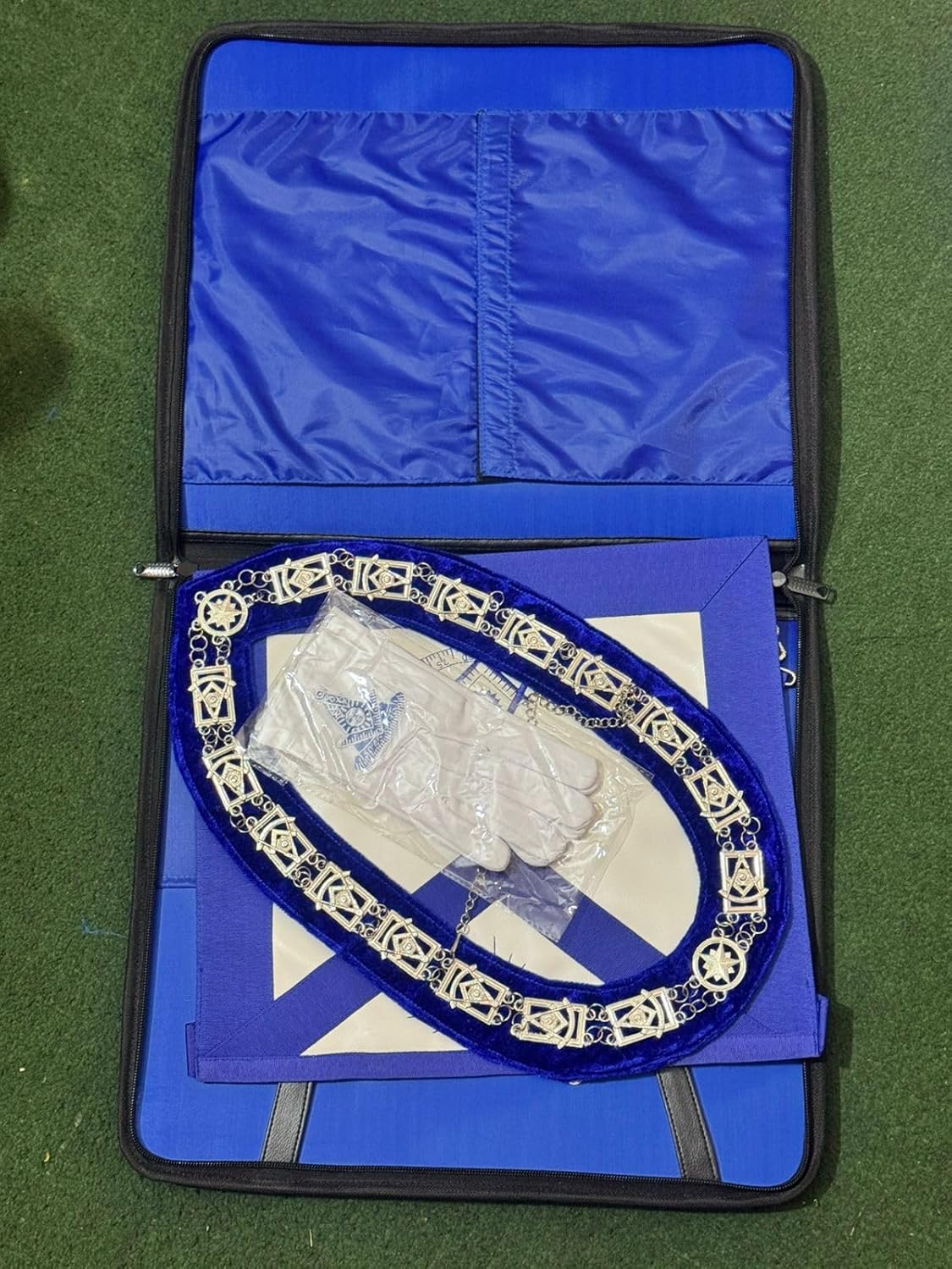 Past Master Regalia Set – Past Master Apron, Chain Collar, White Gloves & Carry Case – Masonic Square and Compass Regalia Kit Set
