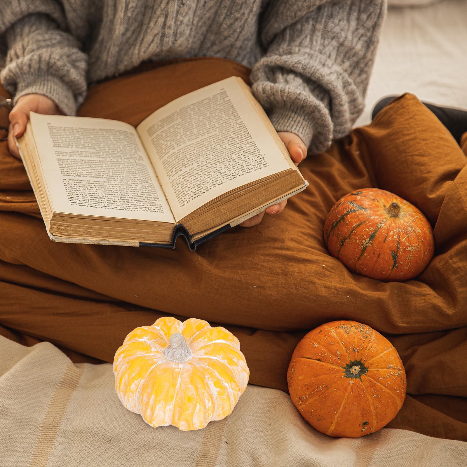 Uonlytech 2 Stück Keramik Kürbis Deko für Halloween und Thanksgiving Kleiner Gelber Kürbis als Außendekoration und Tischdeko Rustikaler Stil und Schlichte Form