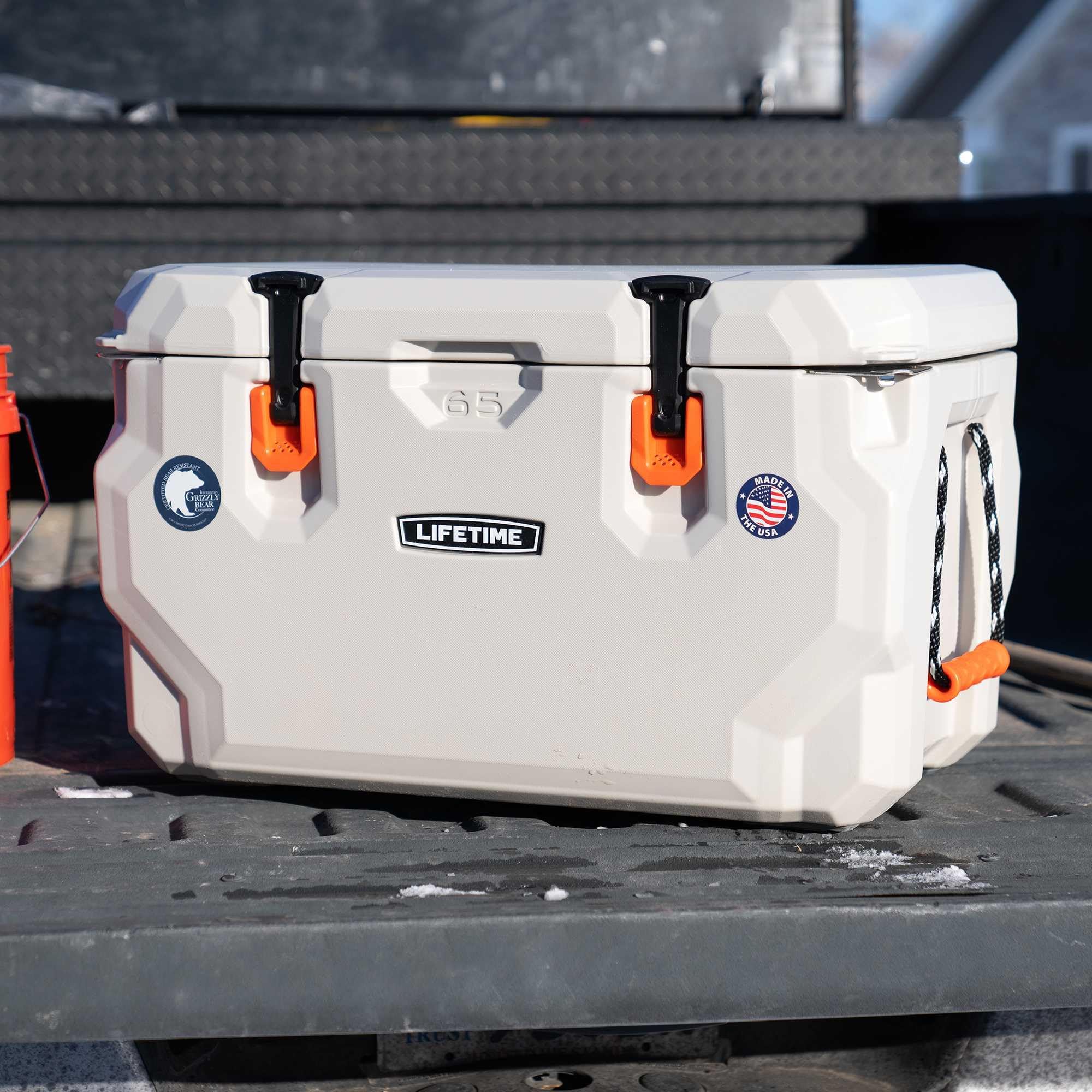 Amazon.com: Lifetime 91085 65 Quart High Performance Hard Cooler