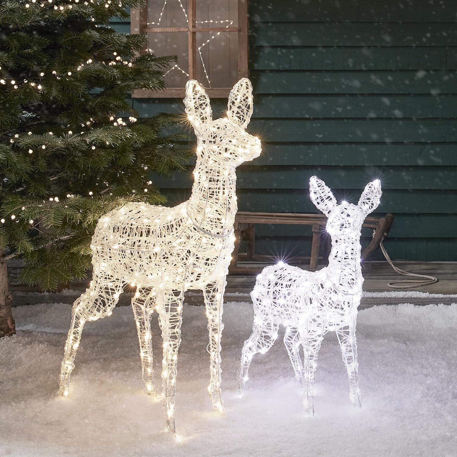 Lights4fun Set 3 in 1 Swinsty LED renna figure madre e bambino funzionamento a batteria timer illuminazione natalizia per esterni e interni