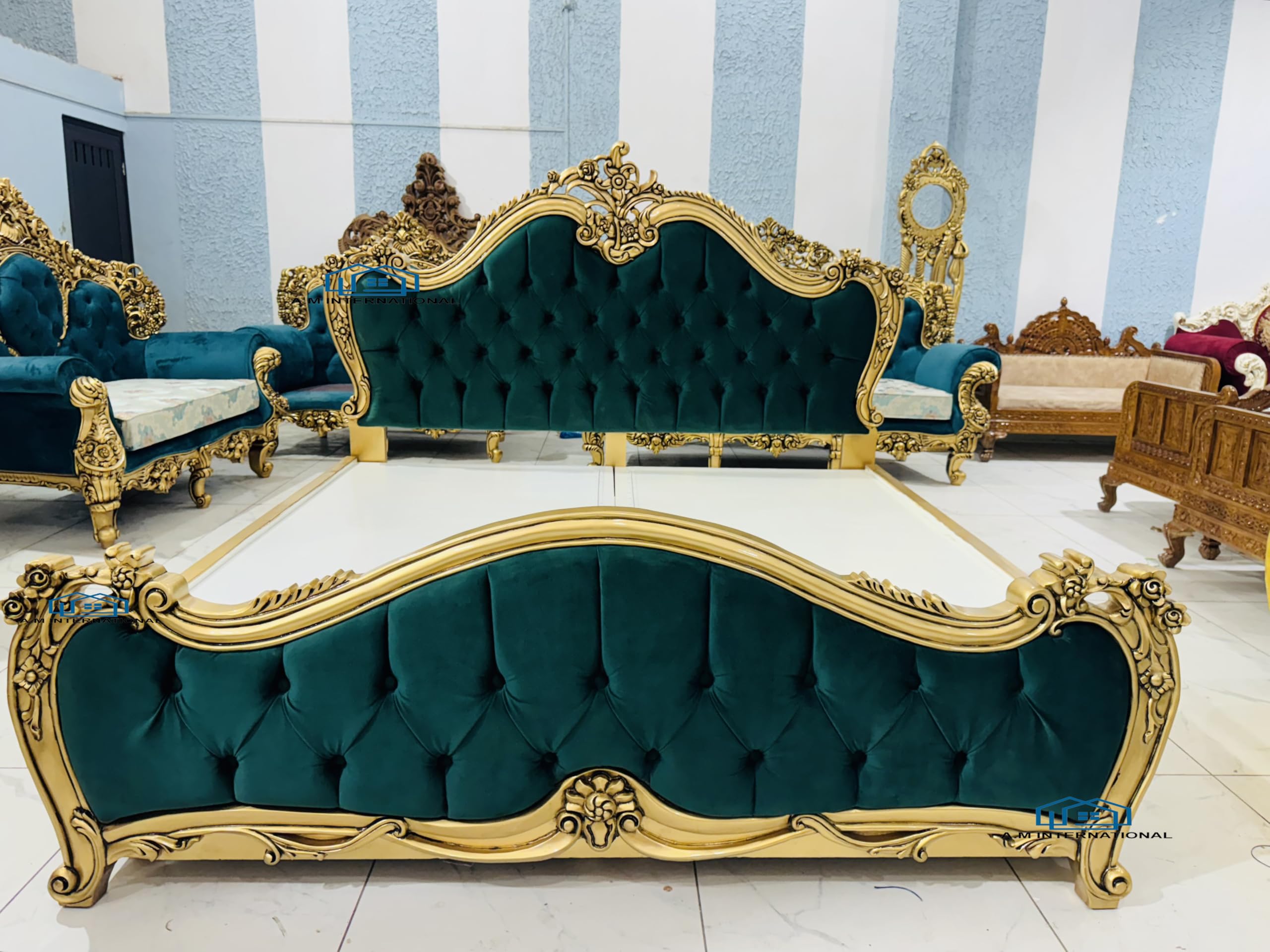 A.M INTERNATIONAL Wooden Carved Bed Set in Solid Teak Wood with Antique Gold Paint for Bedroom, Home, Hotel with Hydraulic Storage