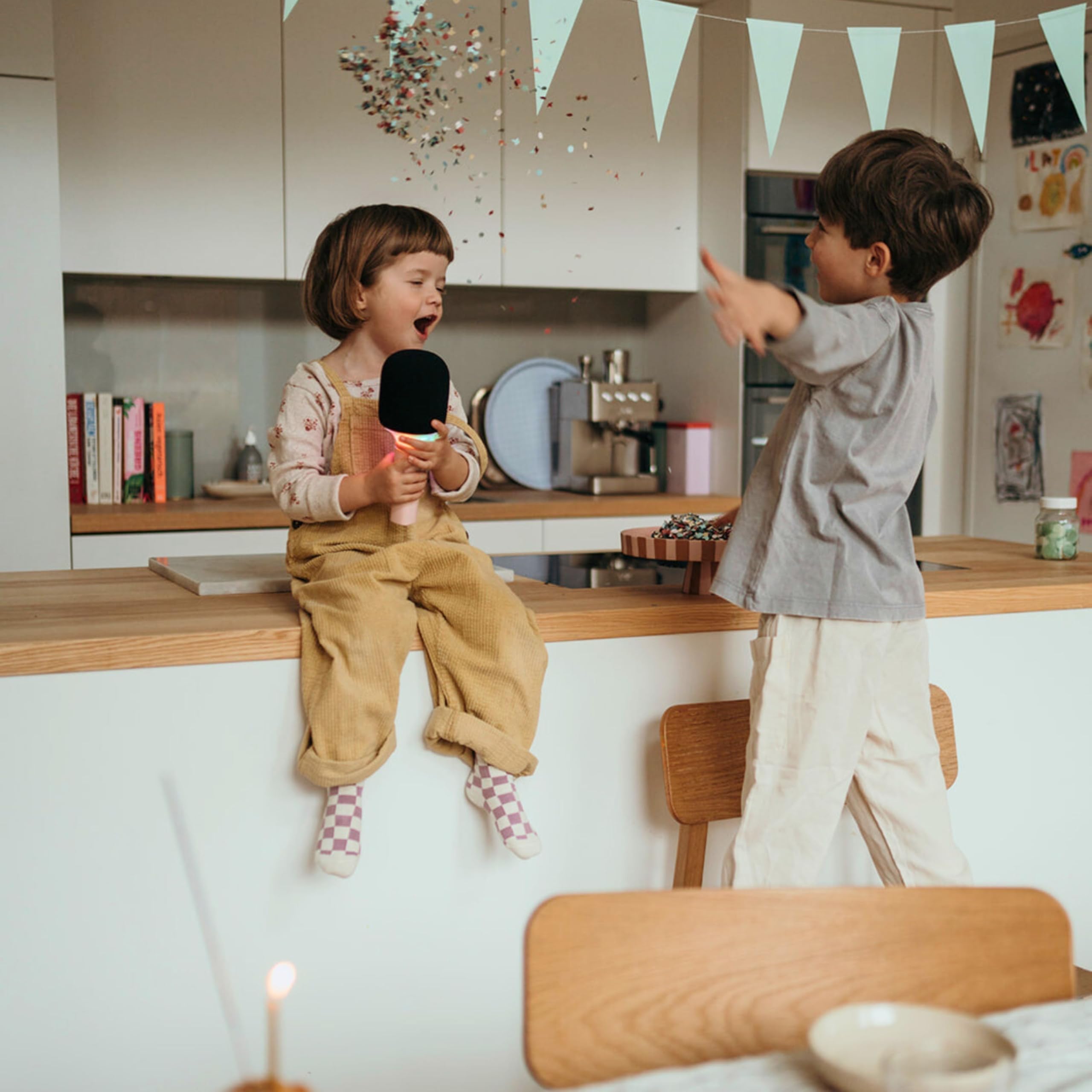 KIDYWOLF Kidymic Rose – Micro Karaoké Enfant Bluetooth avec Effets Sonores et Lumineux – Microphone Ludique pour Chanter, S’Amuser et Créer en Famille