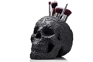 Skull Makeup Brush Holder: Dark Sophistication for Timeless Style