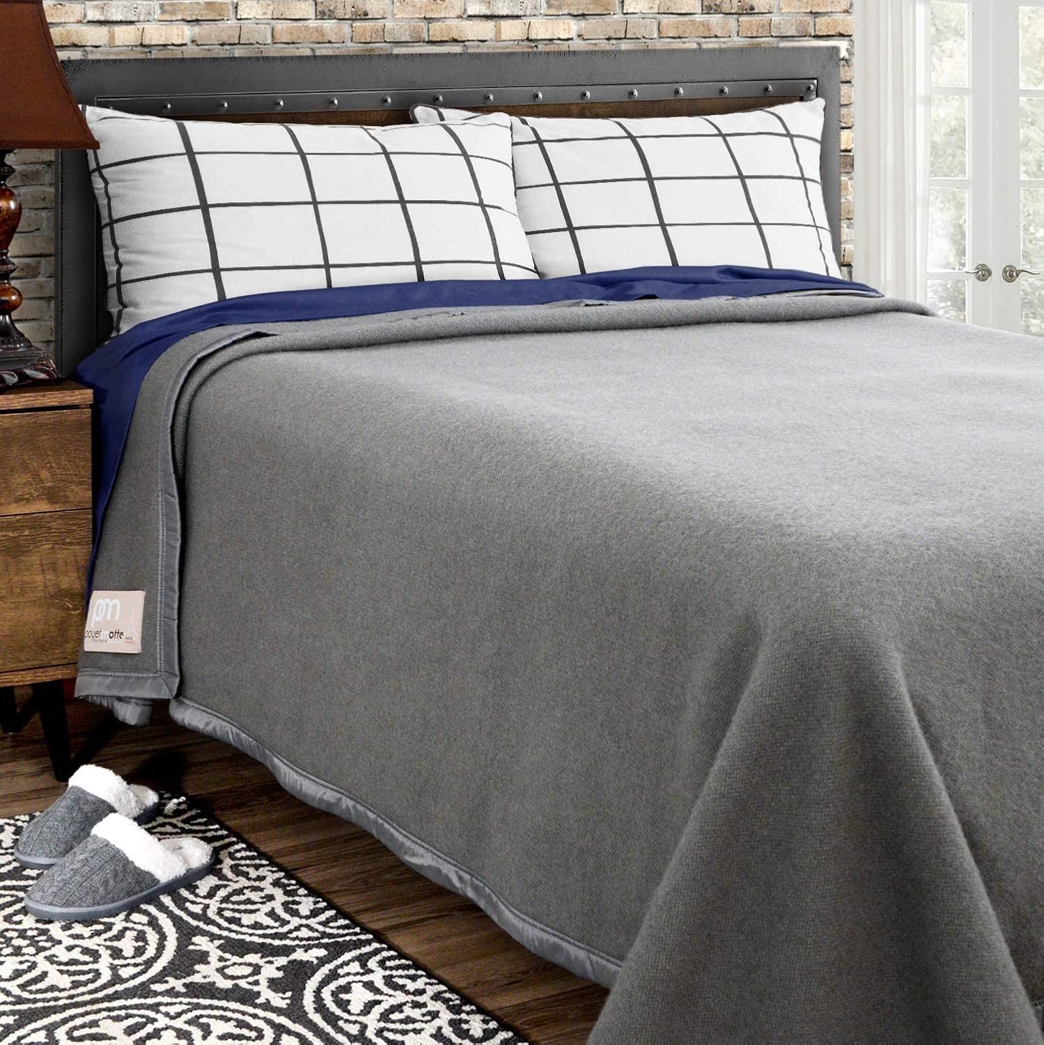 Poyet Motte Rivoli Solid 400GSM 100 Virgin Wool Blanket